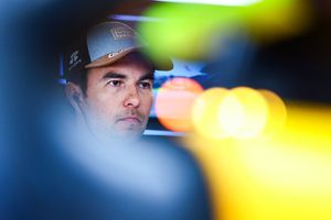 Pide Checo Pérez cambiar el RB20 para clasificación en el GP de Estados Unidos