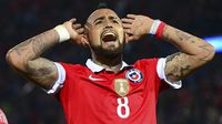 Arturo Vidal y su novia se van de vacaciones para festejar regreso con la Selección Chilena