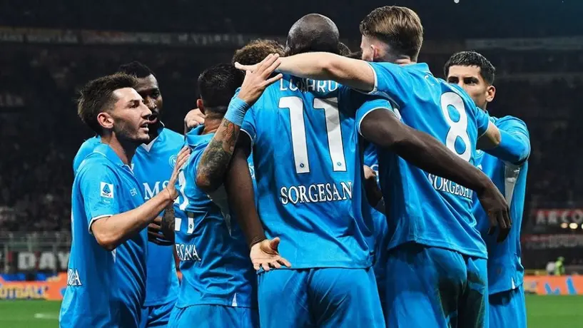 Napoli vuelve a la cima de la Serie A después de vencer al AC Milan en San Siro