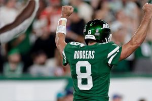 Aaron Rodgers dominó a los Patriots, los Jets ganan su segundo juego en la temporada