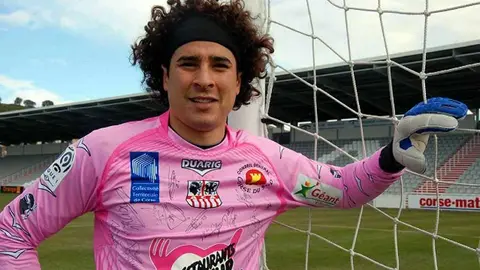 Memo Ochoa: Leyenda histórica del Ajaccio reconocida por su afición
