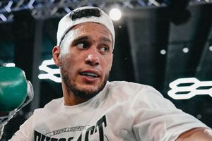 David Benavidez recibe críticas de la afición por su forma física