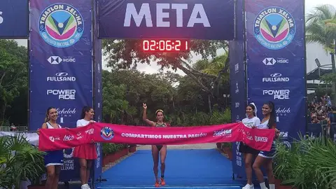Atletas olímpicos destacaron en el Triatlón Xel-Há 2024
