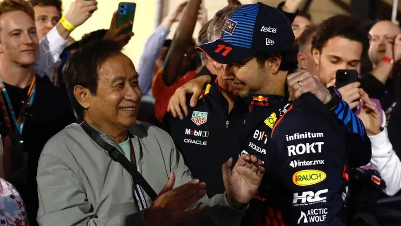 ¿Quiénes son los accionistas de Red Bull y qué relación tienen con Checo Pérez?