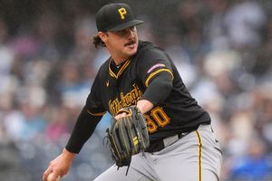 Piratas ofrecen abonos y más a cambio de una tarjeta única de béisbol de Paul Skenes