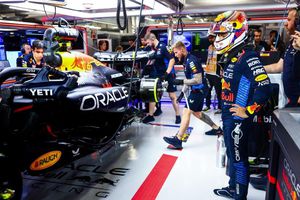 Comisarios llamaron a Checo Pérez a comparecer tras sprint shootout en Qatar