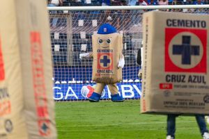 Cruz Azulito causa sensación en el Estadio Ciudad de los Deportes con festejo de Cristiano Ronaldo