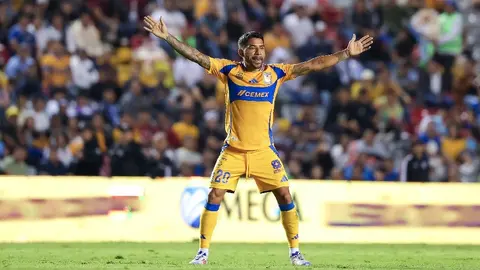 ¡Hasta 2025! Javier Aquino renueva contrato con Tigres