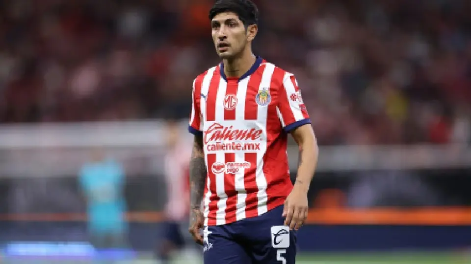 ¿Vestidor roto? Pocho Guzmán protagoniza descontento con compañero