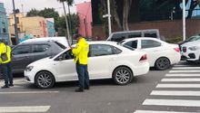 ¡Evita multas! Estos autos NO circulan el sábado 26 de octubre de 2024