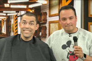 Hércules Gómez pierde la cabellera tras la eliminación de Tigres