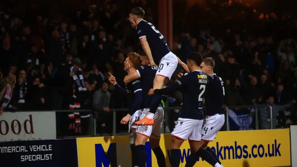 César Garza y el Dundee avanzaron a Octavos de Final en la Copa de Escocia