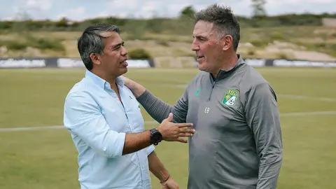 Eduardo Berizzo se reencuentra con Pavel Pardo 30 años después