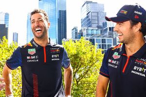 Checo Pérez se despide de Daniel Ricciardo con emotivo mensaje: "Estamos orgullosos de ti"