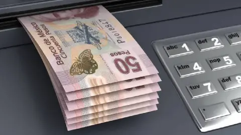 Esto debes hacer si el cajero automático te da un billete falso