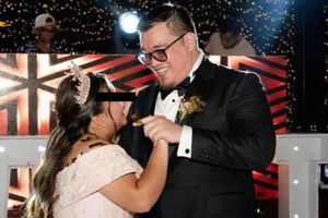 Rompe en llanto hija de Franco Escamilla tras el bullying que recibió por sus XV años