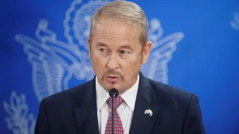 Donald Trump nombra a Ronald Johnson como Embajador de Estados Unidos en México