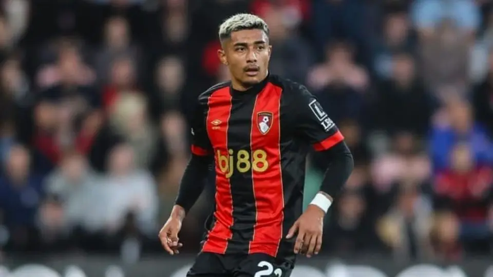 Julián Araujo fue operado y será baja con Bournemouth por tiempo indefinido