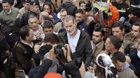 Sobrevivientes de la DANA lanzan lodo e insultan al rey Felipe VI de España
