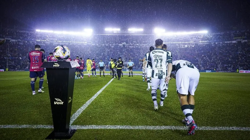 ¡Nuevamente! Televisa retrasa transmisión del Cruz Azul vs Santos por comerciales