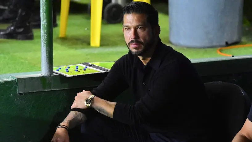 ¿En camino a Chivas? Benjamín Mora no renovó como DT de York United