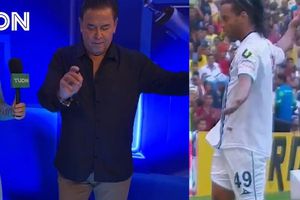 Mario Bezares cambia el 'gallinazo' por la samba de Ronaldinho