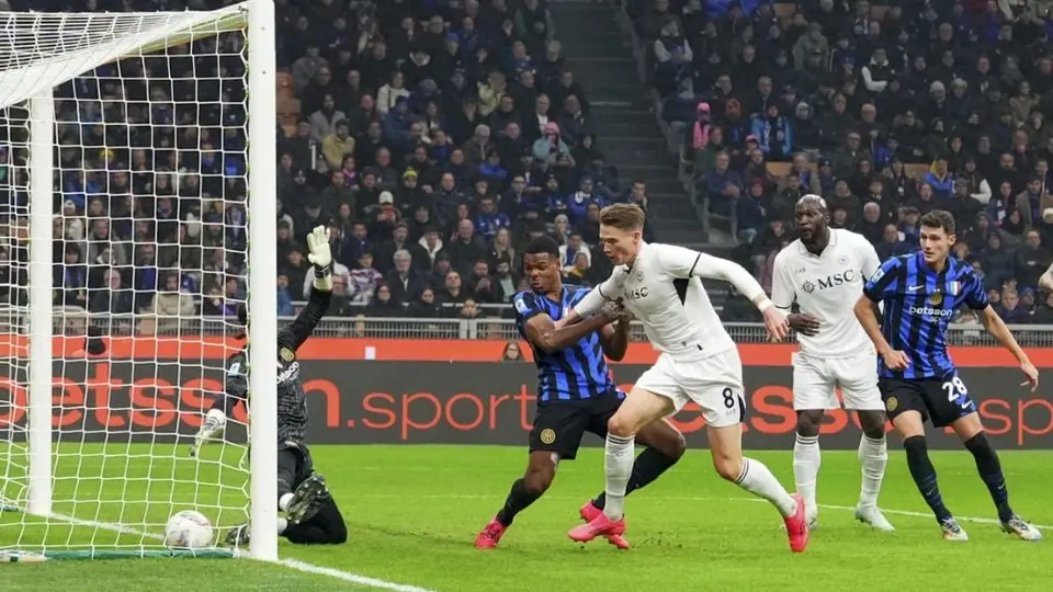 Inter y Napoli dejan todo para la segunda vuelta en la Serie A y empatan en San Siro
