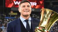 ¡De las canchas a Hollywood! Zanetti desfila en alfombra roja improvisada