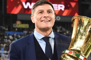 ¡De las canchas a Hollywood! Zanetti desfila en alfombra roja improvisada