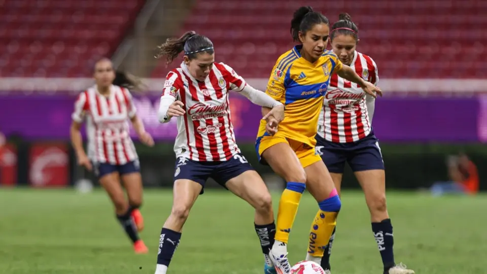 ¡Regresa y anota! Con gol de Caro Jaramillo, Chivas rescata el empate ante Tigres