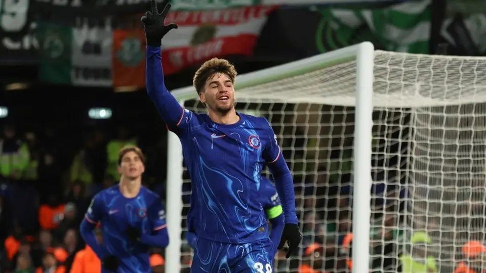 Chelsea aplasta al Shamrock Rovers en Conference League con triplete de Marc Guiu