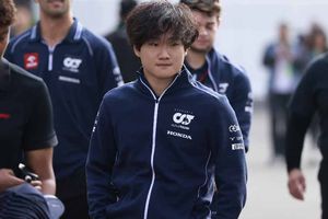 Yuki Tsunoda aseguró tener las mismas posibilidades que Checo Pérez de correr en Red Bull
