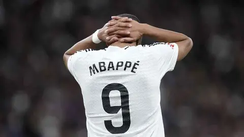 Aficionados franceses apoyan decisión de Deschamps y 'revientan a Kylian Mbappé