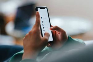 ¿Qué significa recibir el número 7642 en WhatsApp?