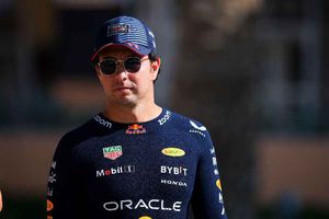 ¡Le gustan los retos! Checo Pérez revela que rechazó ofertas para dejar Red Bull