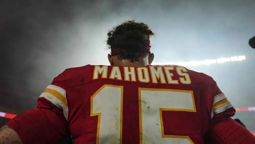 ¡Un verdadero guerrero! Patrick Mahomes se rehusó a quedarse fuera a pesar de lesión