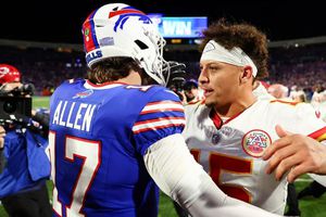 Pat Mahomes y Josh Allen 'se citan' en postemporada