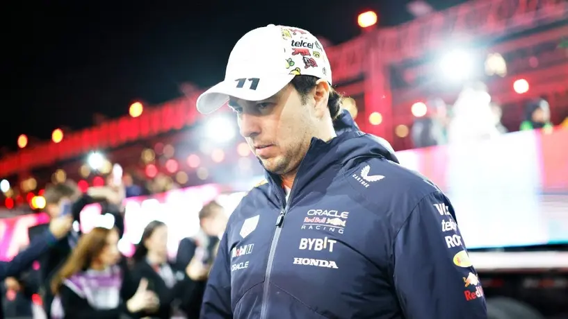 Helmut Marko tras eliminación de Checo Pérez en la Q1 del GP de Las Vegas: "Tomaremos una decisión"