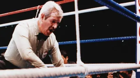 Octavio Meyrán recuerda la pelea de Mike Tyson y James Douglas: 'Una propuesta indecorosa'