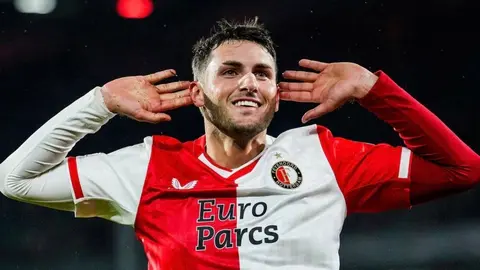 ¡Mejor que nunca! Santiago Giménez anota golazo en el Feyenoord vs Fortuna Sittard