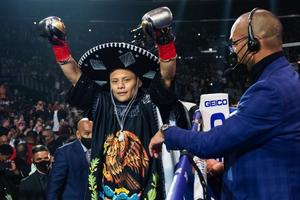 Pitbull Cruz vence a Ángel Fierro por decisión unánime en Las Vegas