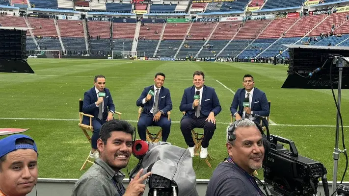 Faitelson le contesta a Sinha tras exhibir a Televisa con el Toluca vs Xolos