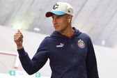 ¡Oficial! Carlos Cisneros deja Chivas y será refuerzo de León