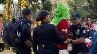 ¡Pelea entre un Grinch y Santa Claus se vuelve viral en redes!