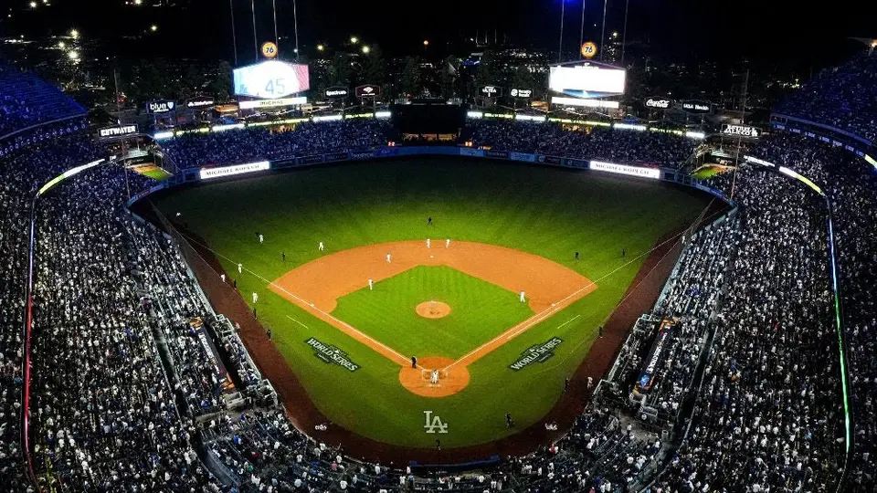 ¡Ritmo mexicano! Dieter Ruehle el hombre que ameniza los juegos en el Dodger Stadium