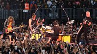 Metallica CMDX: ‘La Chona’, mucho slam y un Foro GNP que se ‘caía’, así la primera fecha