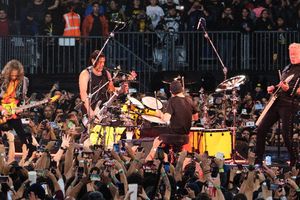 Metallica CMDX: ‘La Chona’, mucho slam y un Foro GNP que se ‘caía’, así la primera fecha