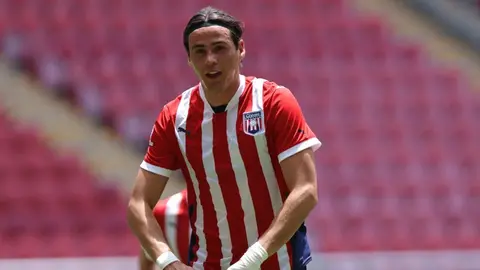 Teun Wilke levanta la mano para ser considerado con Chivas