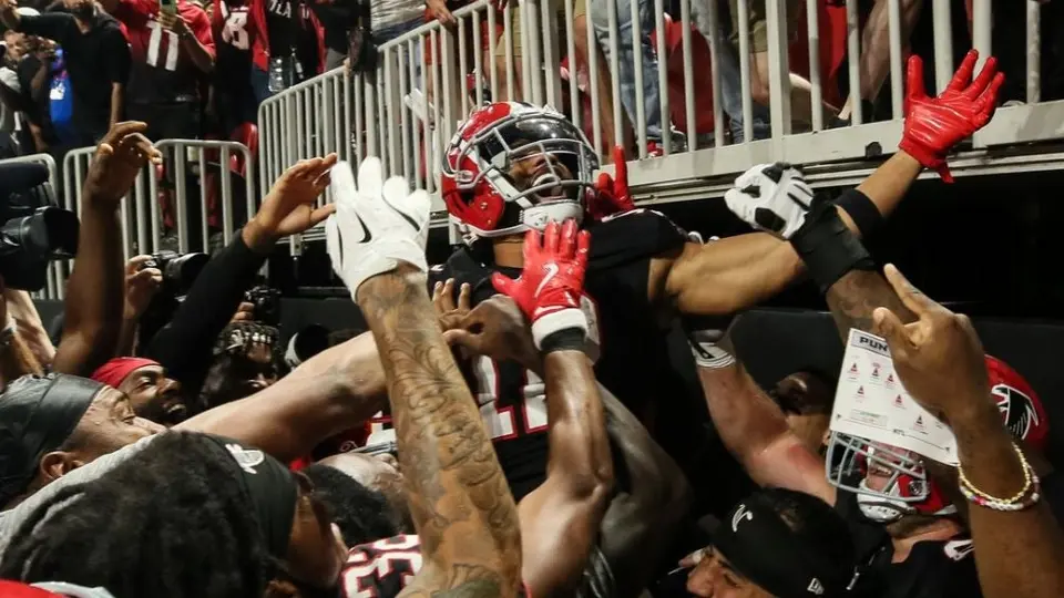 Falcons remontan y vencen a los Buccaneers en vibrante encuentro en el sur de la NFC