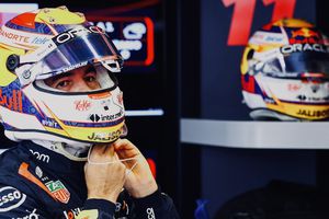 Excampeón de Fórmula 1 ‘estalla’ contra detractores de Checo Pérez: “Déjenlo en paz”